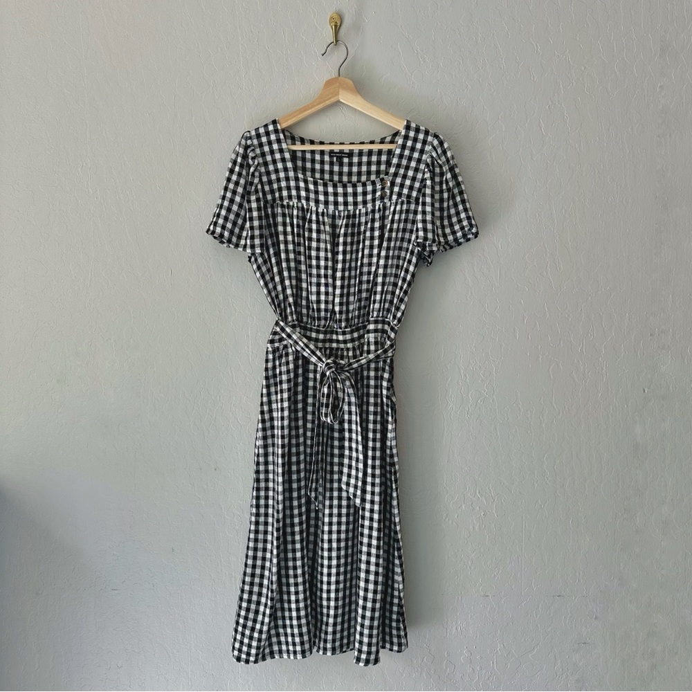 Who What Wear Black and White Flutter Sleeve Gingham Midi Dress